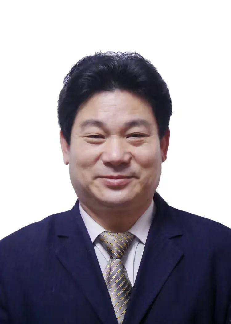 孙小旺《挥毫泼墨 妙绘丹青》 