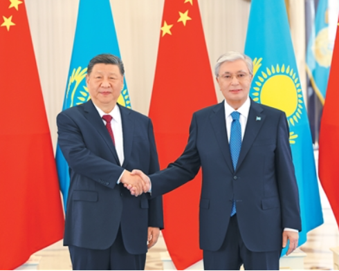 习近平同哈萨克斯坦总统托卡耶夫会谈