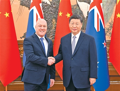 习近平会见新西兰总理拉克森