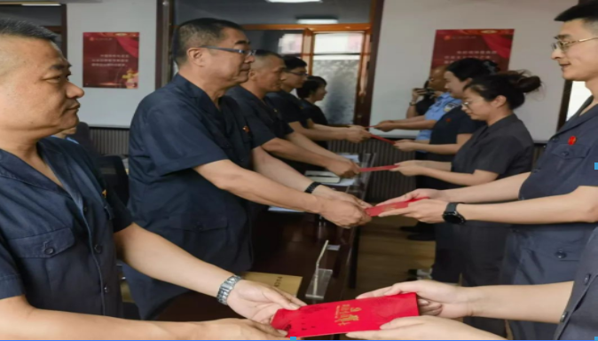 白石山林区基层法院 开展“迎七一·铸党魂