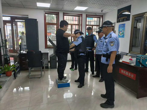 提升安检防控能力 筑牢警务安全防线