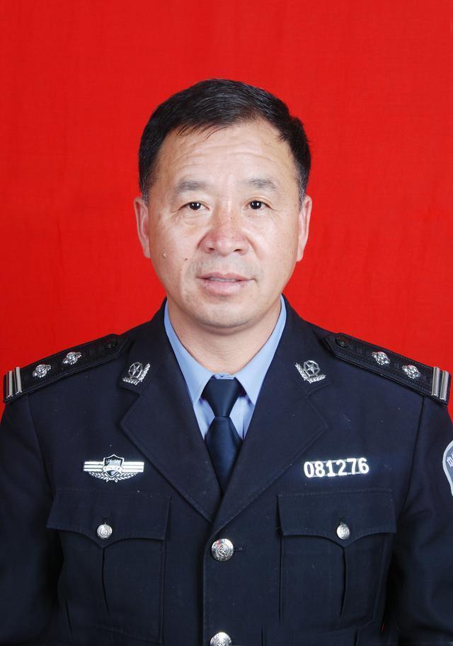 银发映初心 离岗不褪色