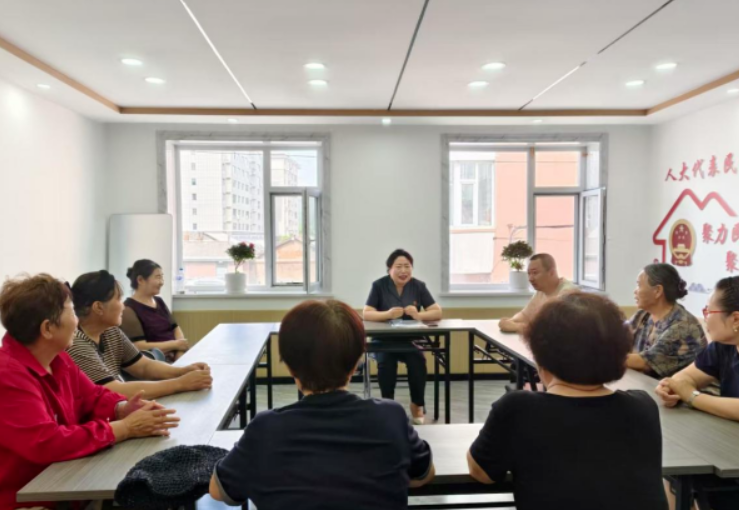 长白人民法院“送法进社区”让法律阳光洒满