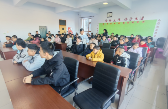 长白县人民法院法治副校长进校园筑牢青春“