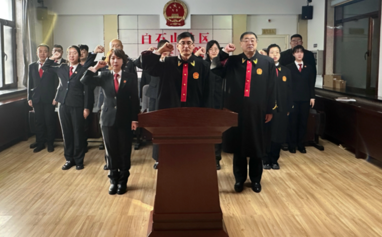 宪法宣传周：以铮铮誓言筑牢法治信仰