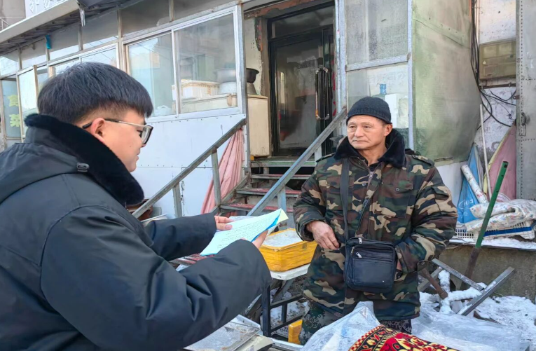 集市普法 “接地气” 有奖竞猜 “学有味