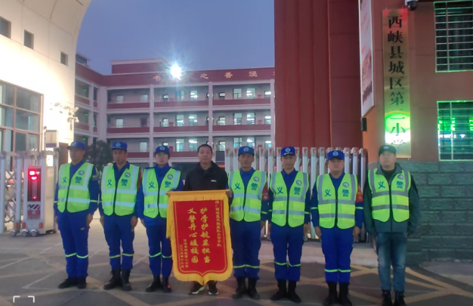 蓝天义警护学路 安全守护伴成长