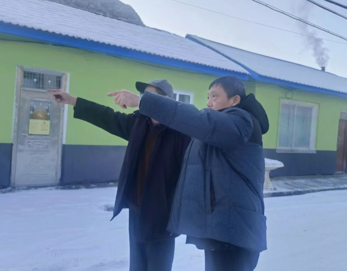 76岁大爷砍树受罚 法官下乡传递司法温情