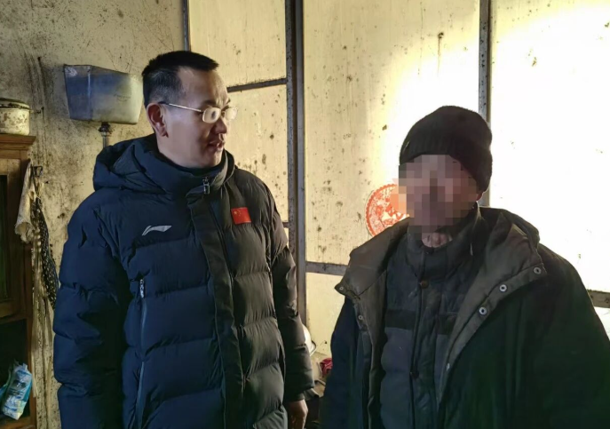 寒冬送暖情系景秀司法为民年味浓