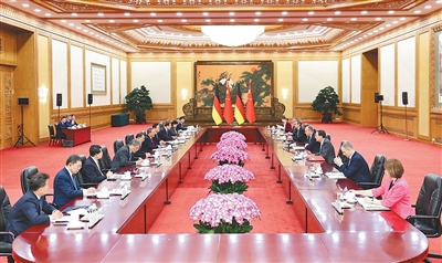 李强同德国总理默茨会谈