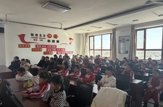 宁江法院：家校社共育护成长 法治第一课润