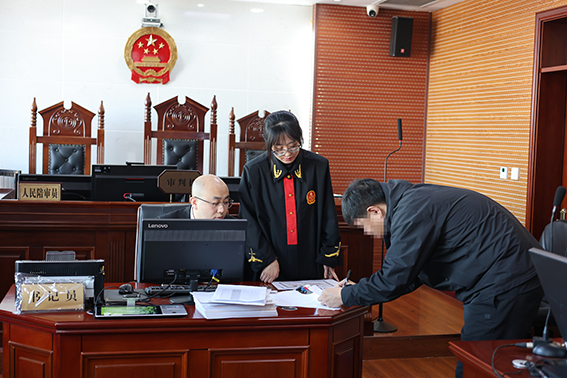 宁江法院：情理解心结 司法暖民心