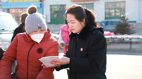 巾帼普法行丨“法”式浪漫赴约春日集市
