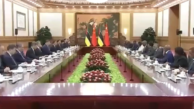 习近平同莫桑比克总统查波会谈