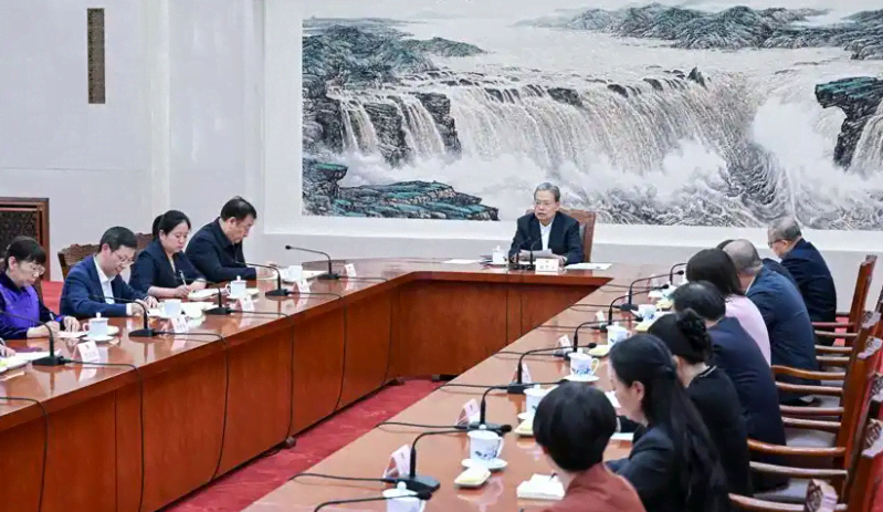 赵乐际同全国人大常委会会议列席代表座谈