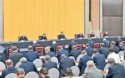 习近平：以更大力度更实举措加强基础研究 
