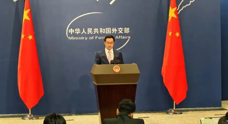 日本防卫大臣“香会”讲话“装无辜” 外交部回击