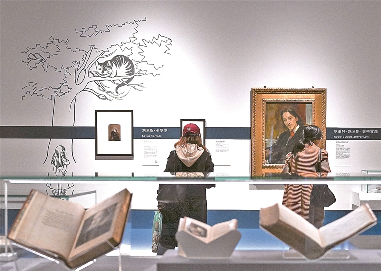 82位英国文学大师肖像和名迹展出